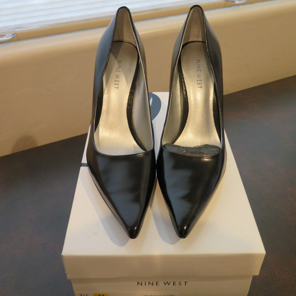 Nine West Freda Black Pumps